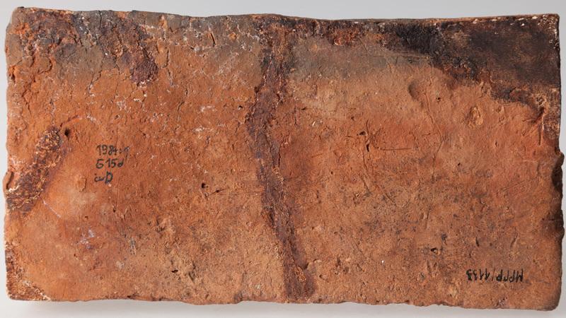 Płytka z wyobrażeniem orła z rozpostartymi skrzydłami