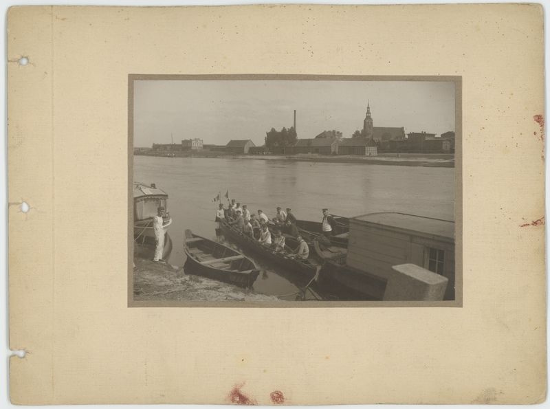 Wycieczka szlakiem wodnym członków Kaliskiego Towarzystwa Wioślarskiego do Poznania