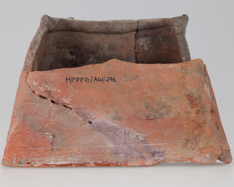 Kafel ze stylizowanym kwiatem