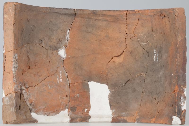 Kafel zdobiony motywem winorośli