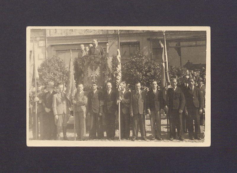 Obchody 1 Maja w Gnieźnie. Poczet sztandarowy.