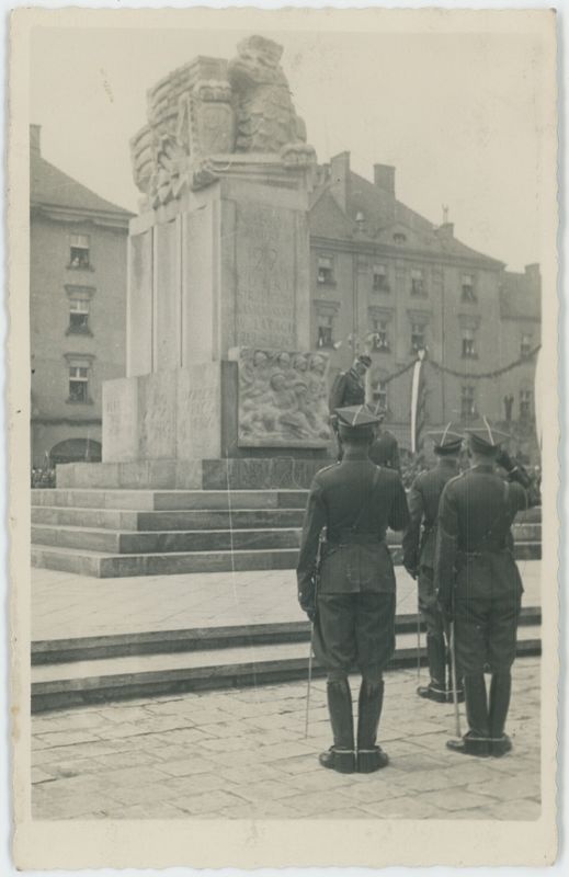 Pomnik upamiętniający poległych żołnierzy z 29 Pułku Strzelców Kaniowskich