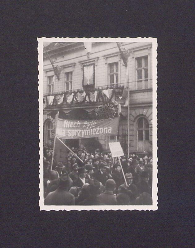 Uczestnicy manifestacji w Gnieźnie