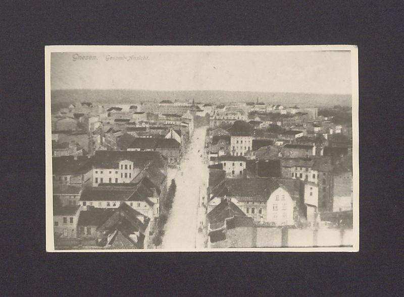 Widok z wieży katedry na ul. Chrobrego w kierunku wschodnim.