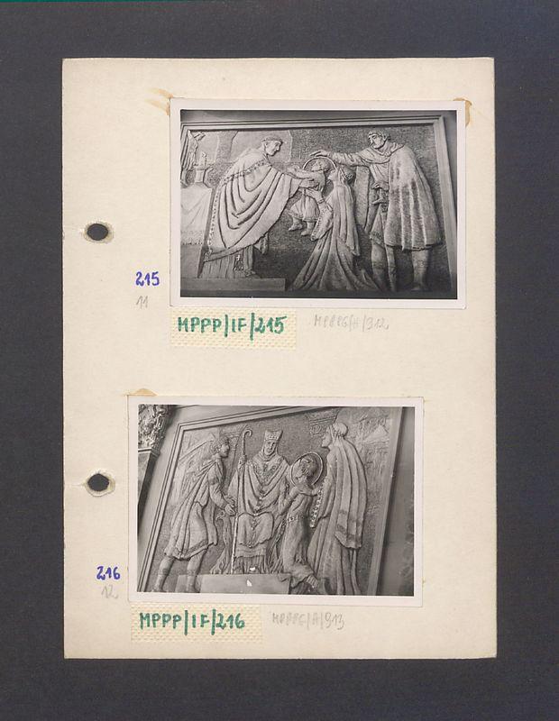 Wnętrze gnieźnieńskiej katedry. Płaskorzeźba ojca Efrema (Stanisława Klawittera), scena przedstawiająca ofiarowanie św. Wojciecha w kościele w Libicach.