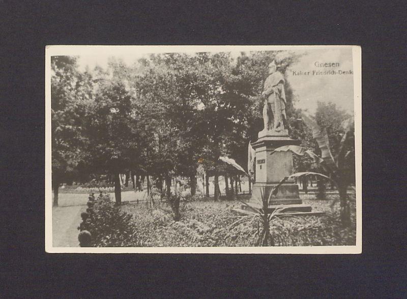 Pomnik cesarza Fryderyka III w Gnieźnie.