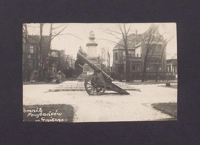 Pomnik Poległych Bohaterów.