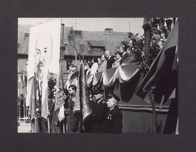 1 Maja 1972 r. w Gnieźnie. Trybuna.