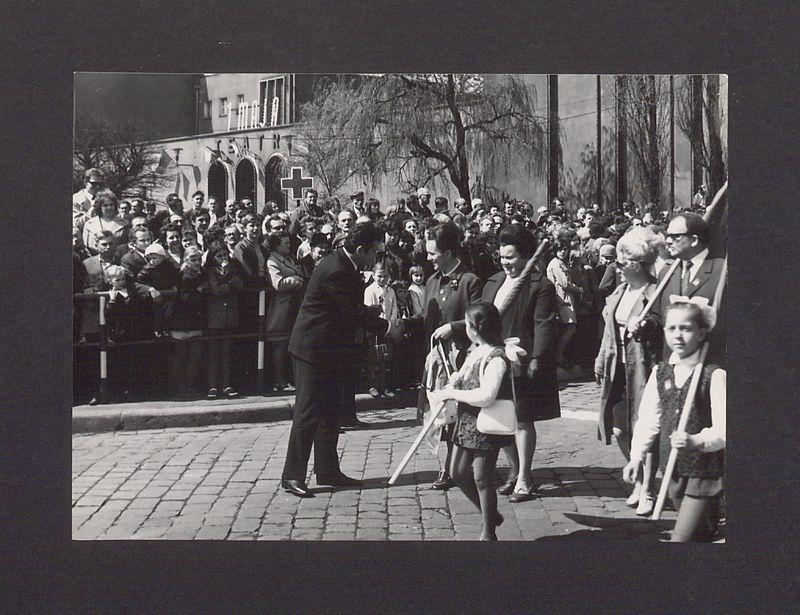 1 Maja 1972 r. w Gnieźnie. Ul. Chrobrego.