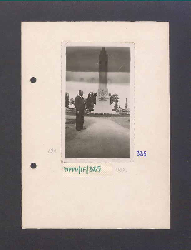 Pomnik powstańców wielkopolskich na cmentarzu św. Piotra.