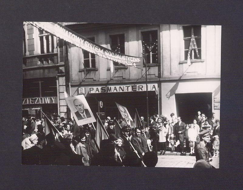 Obchody 1 Maja 1970 r. Pochód.