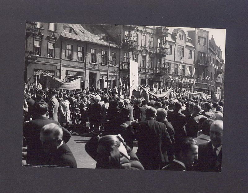 1 Maja 1972 r. w Gnieźnie. Rynek.