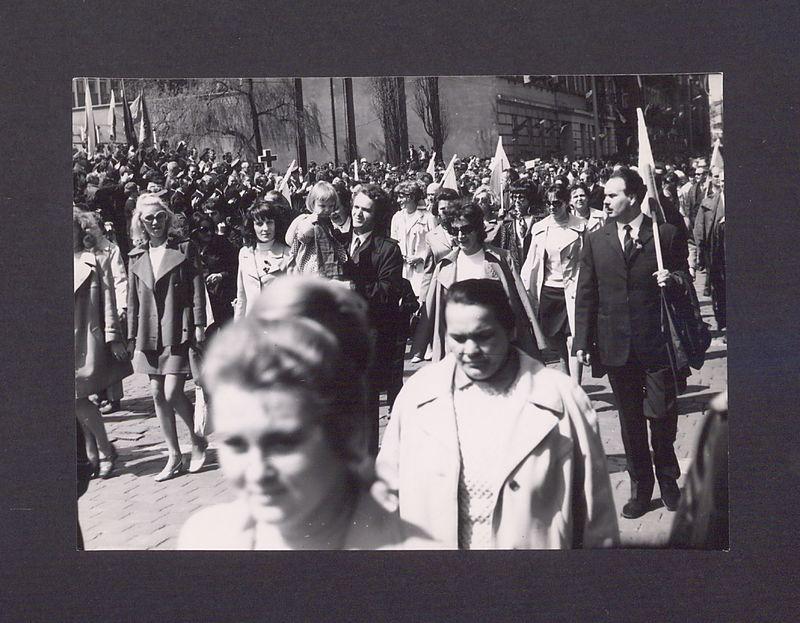 1 Maja 1972 r. w Gnieźnie. Ul. Chrobrego.