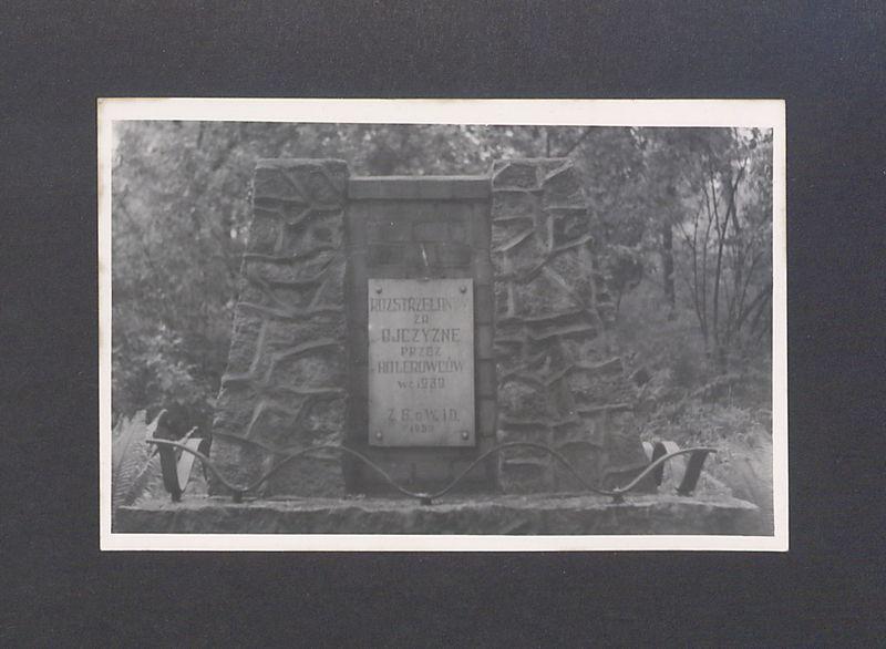 Pomnik poświęcony rozstrzelanym za Ojczyznę przez hitlerowców w 1939 r., ZBoWiD, 1959 r.