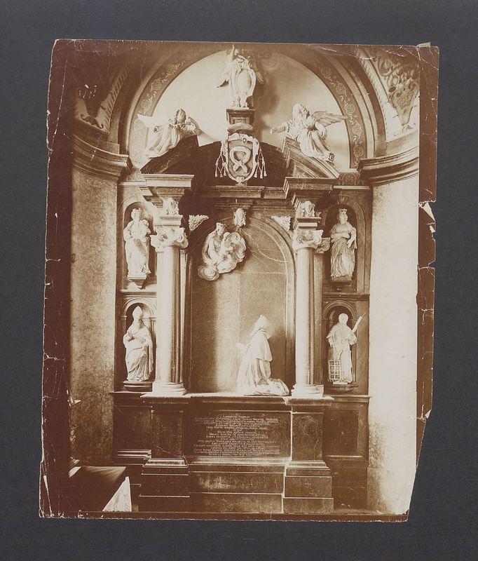 Nagrobek W. Gembickiego w katedrze.
