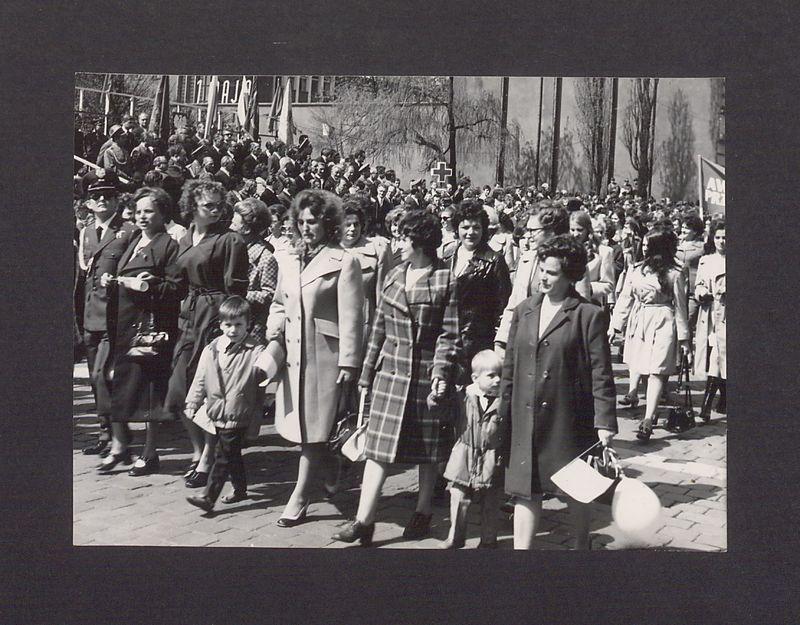 1 Maja 1972 r. w Gnieźnie. Ul. Chrobrego.