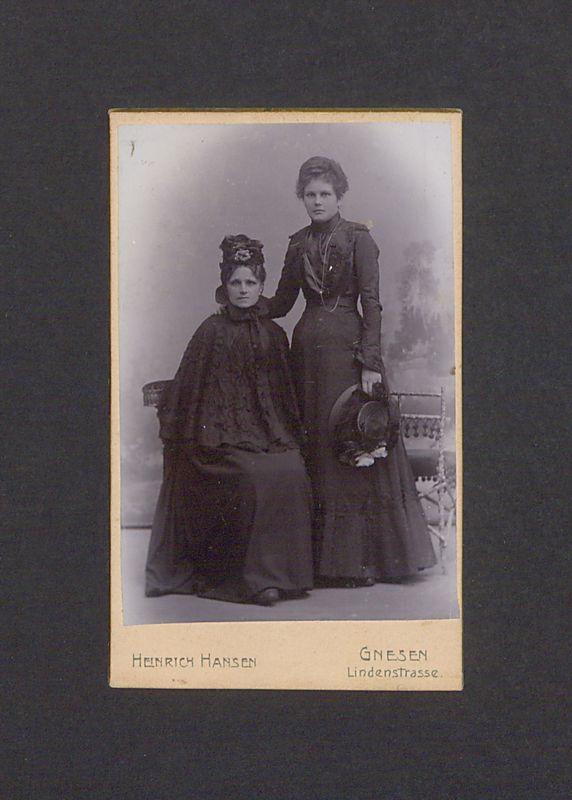 Portret dwóch kobiet.