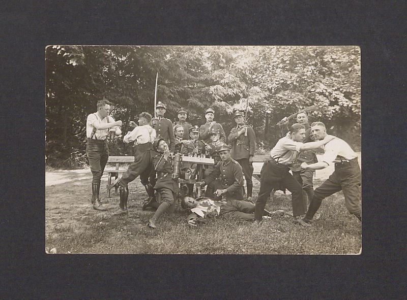 Żołnierze 69 Pułku Piechoty na strzelnicy.