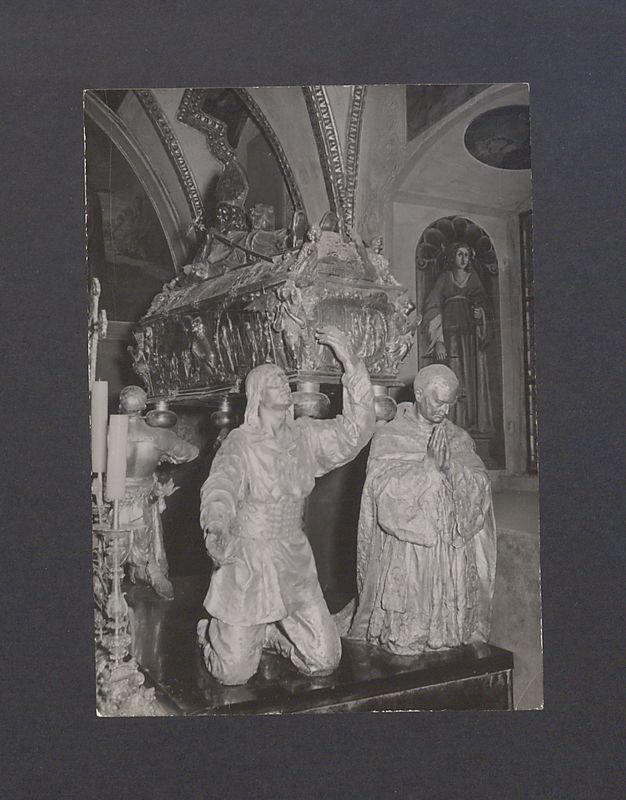 Gniezno, katedra. Srebrny sarkofag św. Wojciecha.