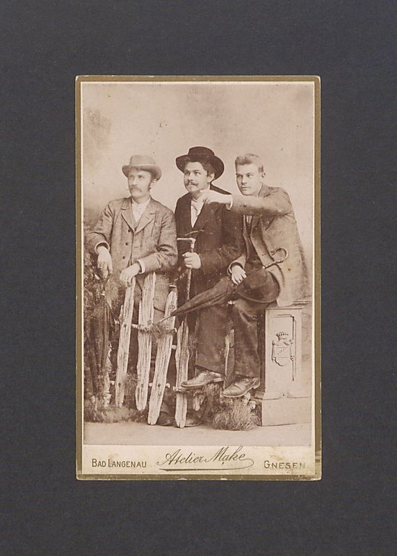 Portret Józefa Przybyszewskiego wraz kolegami.