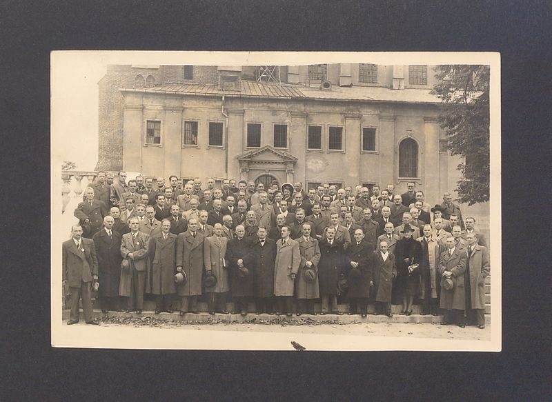 Zjazd drukarzy przed katedrą.