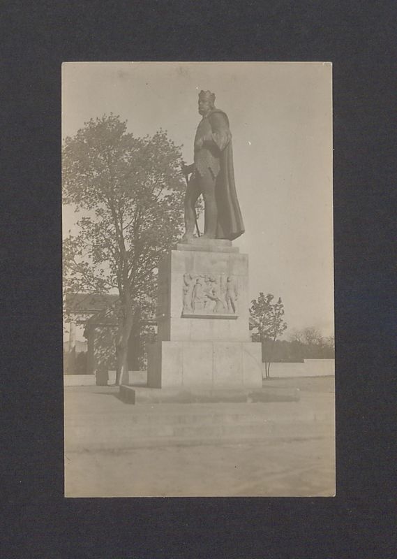 Pomnik Bolesława Chrobrego.