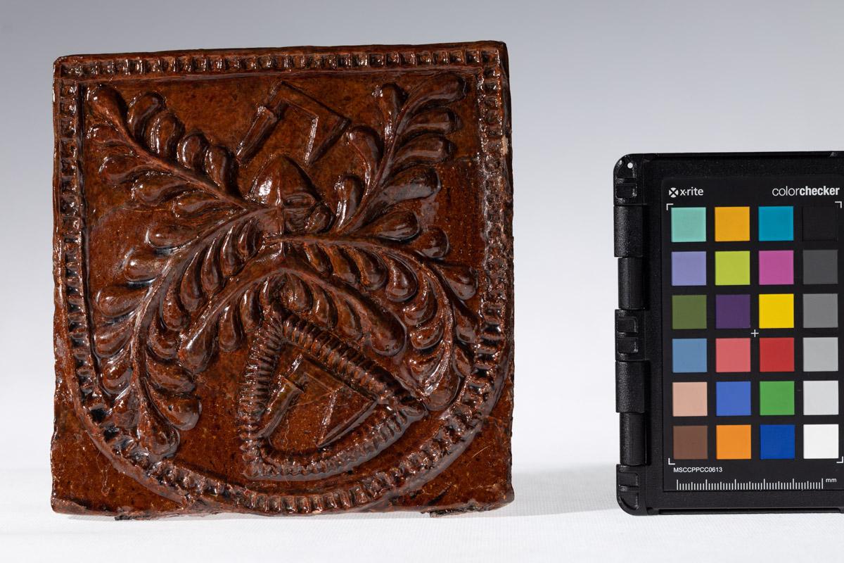 Kafel z herbem Topór