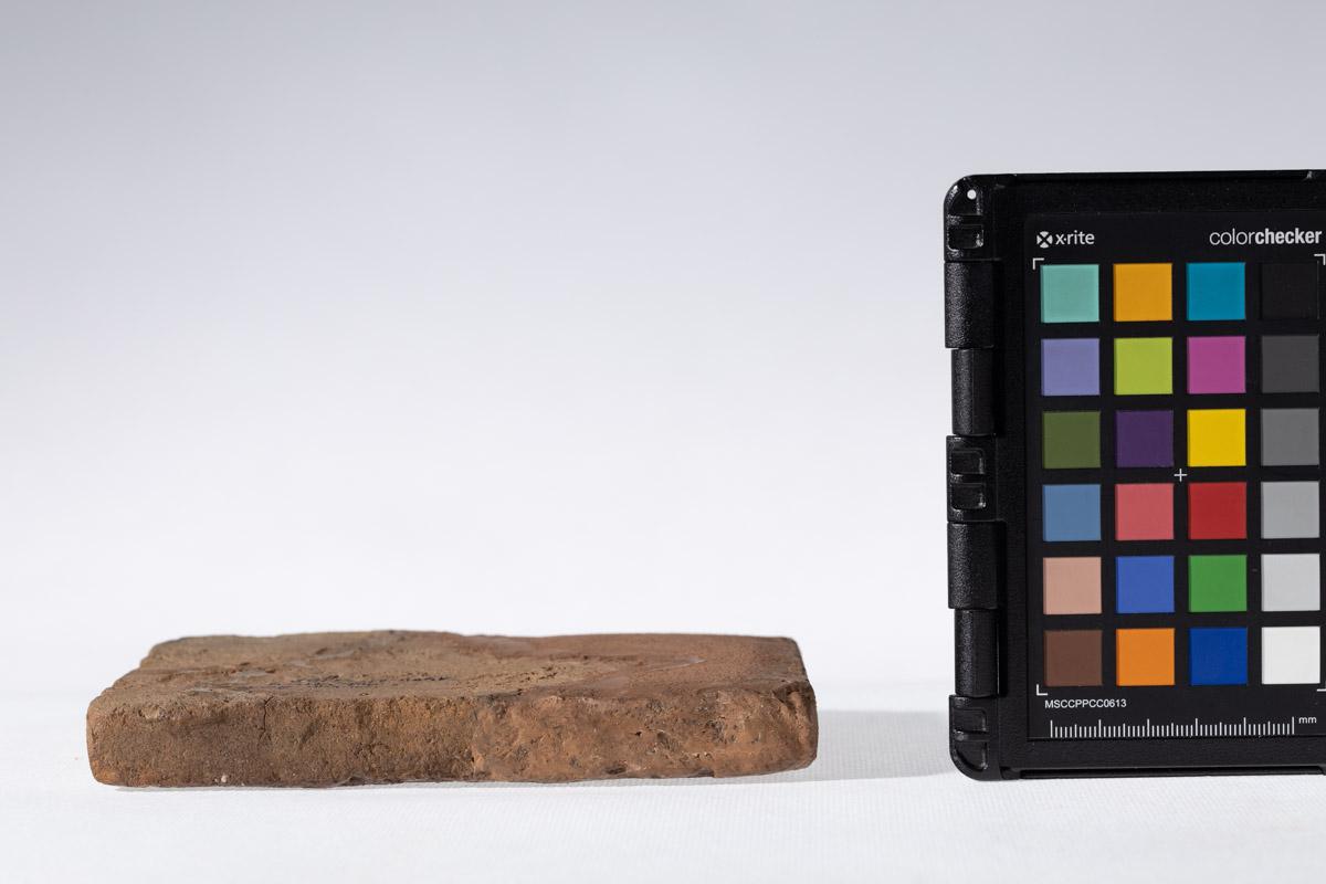 Płytka z wyobrażeniem ptaka