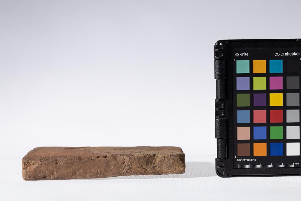 Płytka z wyobrażeniem ptaka