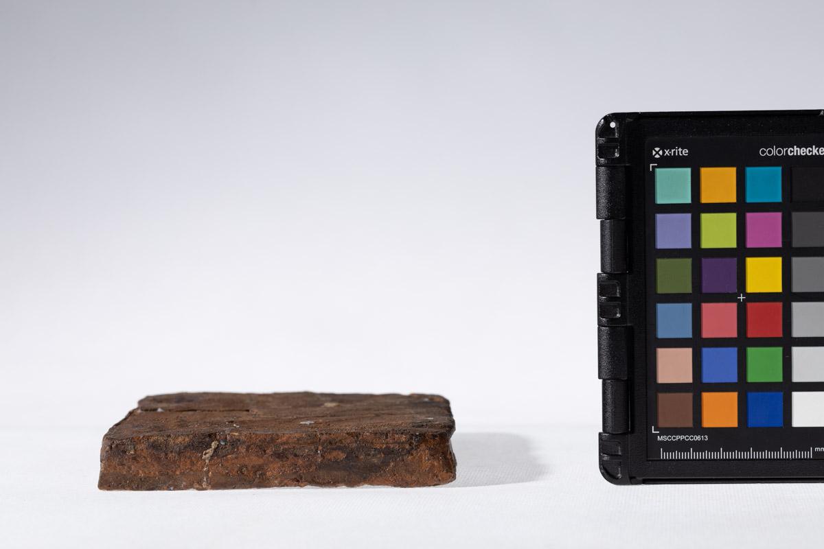 Płytka z wyobrażeniem wojowników