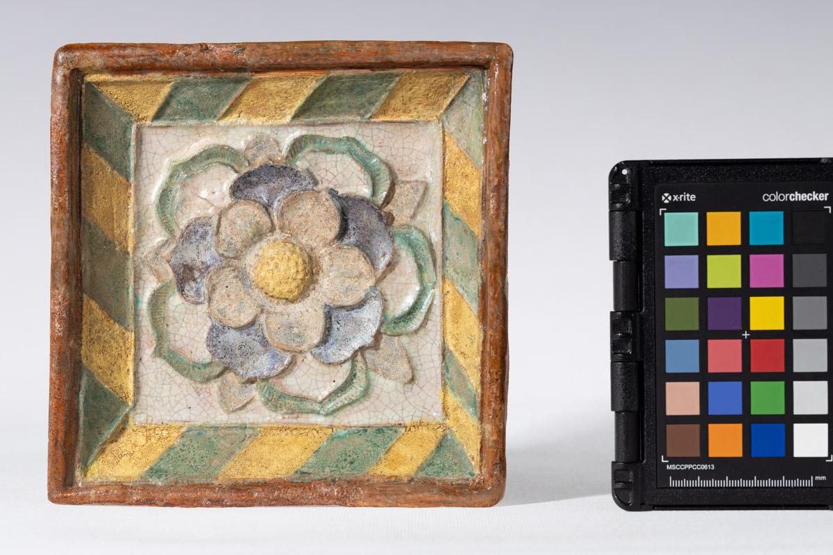 Kafel z rozetą kwiatową