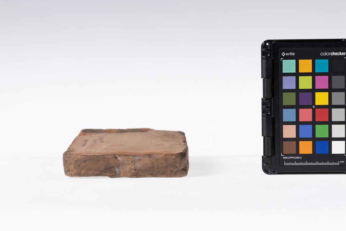 Płytka z wyobrażeniem gryfa