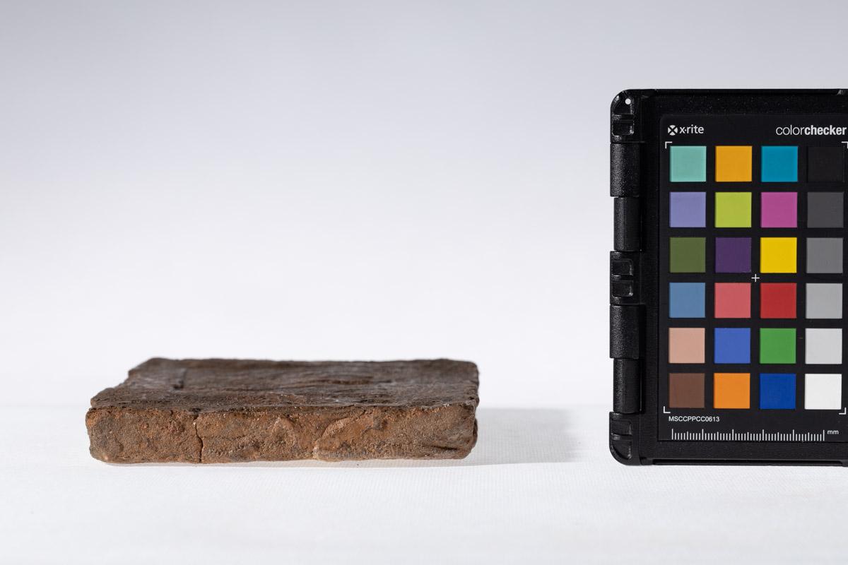 Płytka z wyobrażeniem jeźdźca przy Drzewie Życia