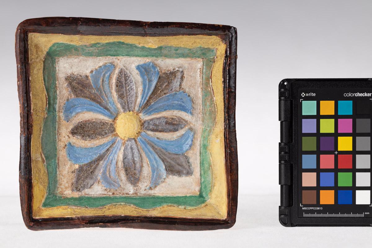 Kafel z rozetą kwiatową