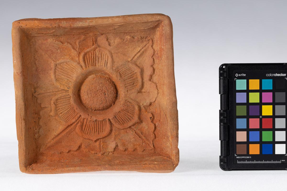 Kafel z rozetą kwiatową