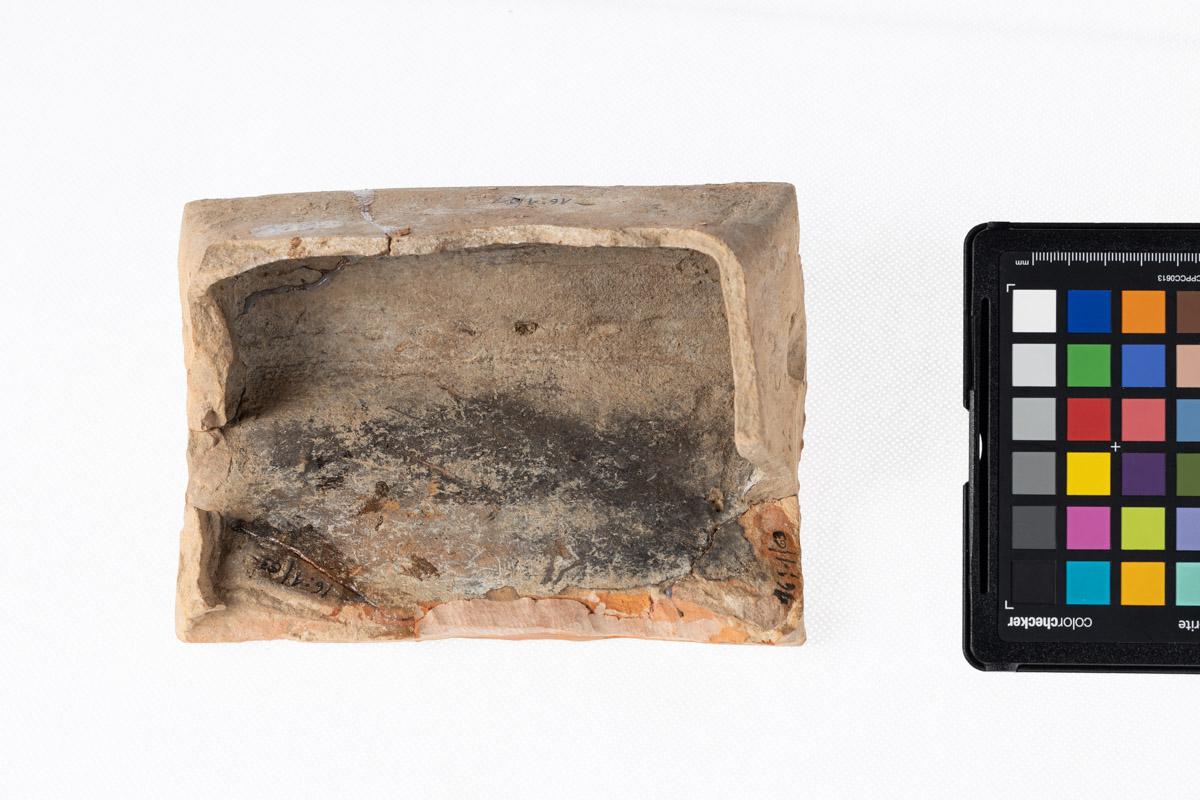 Kafel z motywem rybiej łuski