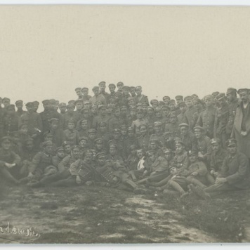 Legioniści w obozie jenieckim w Szczypiornie