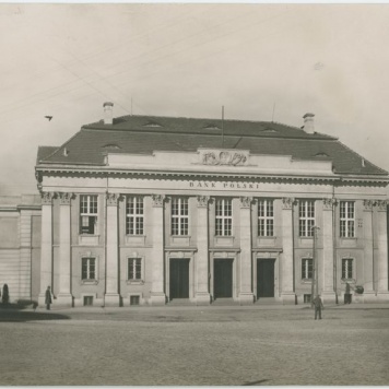 Bank Polski przy Alei Józefiny w Kaliszu