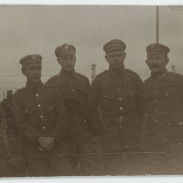 Legioniści w obozie jenieckim w Szczypiornie