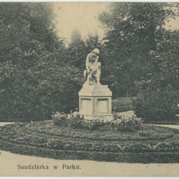 Sandalarka w parku, Kalisz 