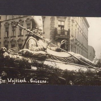 Trumna, relikwiarz św. Wojciecha.