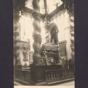 Fragment konfesji z trumną św. Wojciecha.