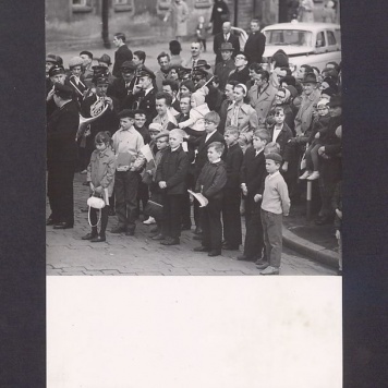 Obchody 1 Maja 1970 r. Grupa obserwatorów.