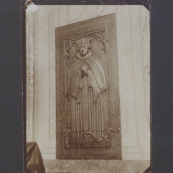 Płyta nagrobna J. Grotha.