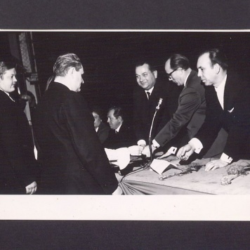 26 rocznica obchodów wyzwolenia miasta Gniezna 21-01-1945 – 1971. Grupa uczestników.
