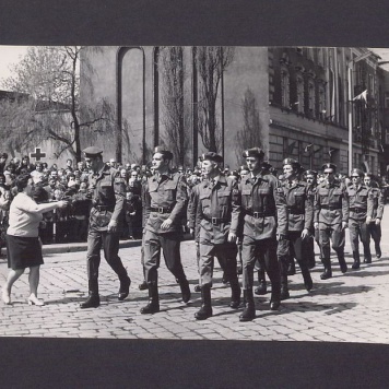 1 Maja 1972 r. w Gnieźnie. Ul. Chrobrego.