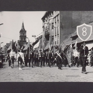 1 Maja 1972 r. w Gnieźnie. Ul. Chrobrego.