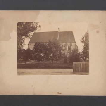 Kościół parafialny pw. św. Michała Archanioła.