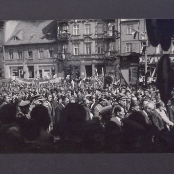 1 Maja 1972 r. w Gnieźnie. Rynek.