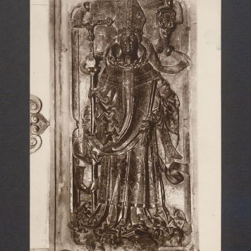 Płyta z postacią św. Wojciecha z jego nagrobka.